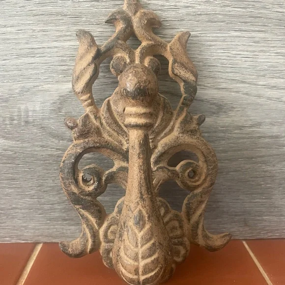 Vintage Style Cast Iron Door Knocker - Picture 1 of 3